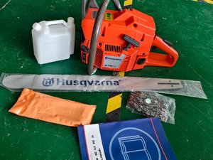 Professional HUSQ272/272XP 72cc Gasoline 20/24in Bar Chainsaw Heavy Duty Two Stroke Petrol Chainsaw for Cutting Wood - Product Image 6