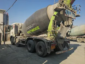12 cbm Howo camion mélangeur prêt à l'emploi ciment prix du camion bétonnière