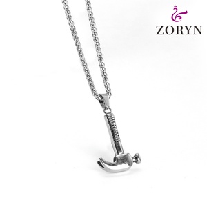 Pendentif marteau à griffes en acier inoxydable, outil de bricoleur, bijoux de mode gothique punk industriel vintage en acier titane pour hommes et femmes - Product Image 3