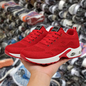 Liquidation de stock : Sandales pour femmes, baskets pour hommes et enfants, et lots de chaussures de basketball de marque, origine Chine - Product Image 3