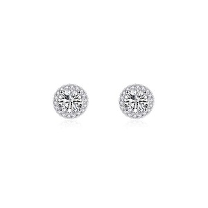 Boucles d'oreilles en diamant moissanite de qualité supérieure, bijoux raffinés pour tous les jours et les occasions spéciales, disponibles à la vente - Product Image 4