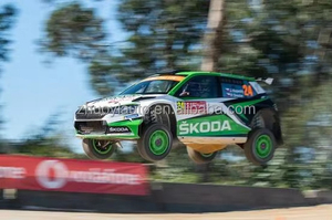 Barre de toit de voiture 2024 HOT pour SKODA <span class=keywords><strong>Fabia</strong></span> 2012-2019 2020 2021 <span class=keywords><strong>2022</strong></span> support de porte-bagages SUV en aluminium argenté - Product Image 5