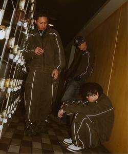 Trọng lượng nhẹ nổi bật dòng thời trang dạo phố theo dõi phù hợp với 2 mảnh áo khoác và quần Crinkle Nylon phản quang Áo gió Tracksuit tùy chỉnh - Product Image 1