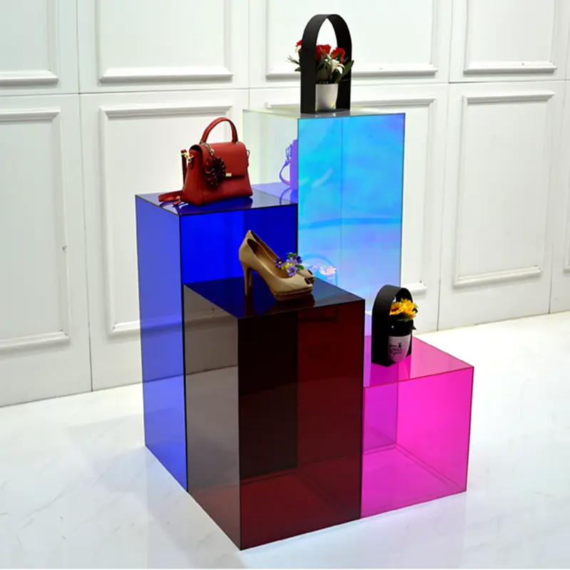 تصميم عصري مخصص لتركيبات المحلات التجارية عرض حقائب عرض للنوافذ من الأكريليك الملون حامل منصة عرض للأحذية