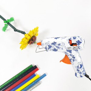 Vente en gros Mini <span class=keywords><strong>pistolet</strong></span> <span class=keywords><strong>à</strong></span> <span class=keywords><strong>colle</strong></span> <span class=keywords><strong>thermique</strong></span> Pistolets <span class=keywords><strong>à</strong></span> <span class=keywords><strong>colle</strong></span> thermofusible <span class=keywords><strong>Pistolet</strong></span> <span class=keywords><strong>à</strong></span> <span class=keywords><strong>colle</strong></span> sans fil - Product Image 3