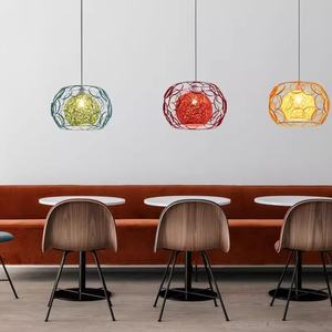 Lampes suspendues tendance en forme de boule de fer pour restaurants, comptoirs de bar, restaurants de hot pot - Éclairage commercial LED en blanc/jaune/rouge - Product Image 2