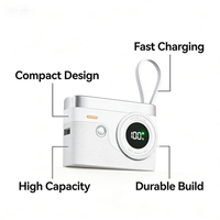 Batterie externe 10000 mAh avec texture cuir, câbles USB-C et LT intégrés, charge rapide 22,5 W, style rétro, idéale pour un cadeau