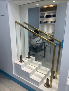 <span class=keywords><strong>Ringhiere</strong></span> Moderne in Acciaio Inox e Vetro - Design <span class=keywords><strong>per</strong></span> <span class=keywords><strong>Balconi</strong></span> Esterni, Scale, Ville, Hotel e Appartamenti - Product Image 5