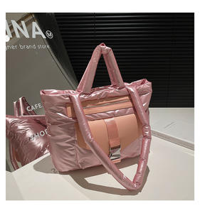 Женская стеганая сумка-клатч с мягкой ручкой, 2025 - Product Image 5