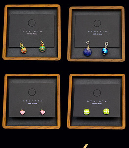 Étiquettes de présentation en gros pour bagues, boucles d'oreilles et colliers avec logo, étiquettes de prix en papier d'art 3*2*0.1cm, sac OPP - Product Image 1