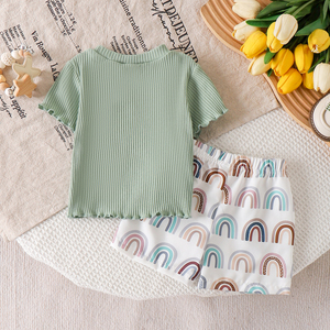 Completo Estivo 2026: Nuovo Set Due Pezzi per <span class=keywords><strong>Bambina</strong></span> - Maglietta Verde a Maniche Corte in Maglia + <span class=keywords><strong>Pantaloncini</strong></span> Stampati - Abbigliamento Quotidiano per Bambini - Product Image 2