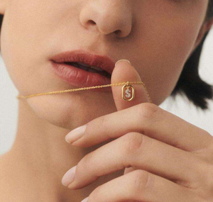 Joyería de marca, suministros de fabricación de lujo, venta al por mayor, joyería de moda de buena calidad para mujer, colgante de letra de Plata de Ley <span class=keywords><strong>925</strong></span> para mujer - Product Image 3