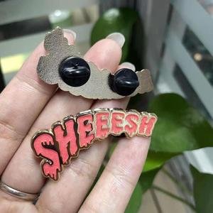 Best-seller Cartoon Anime Pins Usine Prix de gros avec Support de personnalisation en vrac Exclusivement Fabriqué en métal - Product Image 3