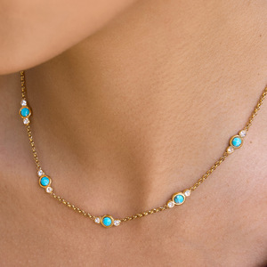 Collier en cristal avec turquoise bleue et strass sertis clos, design géométrique rond, pour usage quotidien et loisirs - Product Image 3