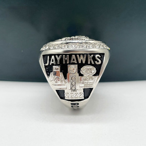 Bagues de championnat de football personnalisées 2022 Kansas <span class=keywords><strong>Jayhawks</strong></span>, classiques, en alliage de zircon plaqué argent, pour cadeaux de fête - Product Image 3