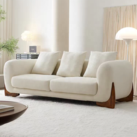 NOVA Weißes Wohnzimmer Lounge Zweisitzer Sofa Ecksofa aus Lammfellstoff Skandinavische Polstermöbel mit Massivholzbeinen
