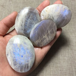 Offre Spéciale – Pierre de Lune Bleue Polie Feng Shui en Forme de Cœur, Sphère de Lune, Wicca, Reiki, Guérison, Pierre de Palmier Semi-Précieuse, Artisanat en Cristal, Décoration - Product Image 3