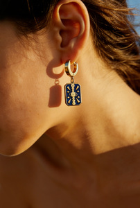 Boucles d'oreilles pendantes carrées en émail bleu plaqué or 18 carats en acier inoxydable, vente en gros directe d'usine pour femmes - Product Image 5