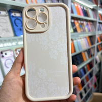 Coque de téléphone iPhone 17 Pro en TPU mat avec motif floral en dentelle, couleur ivoire blush, panneau de protection de l'appareil photo, personnalisable, fournisseurs en gros