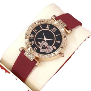 Montres en cuir à succès avec coffret de quatre pièces pour femme, en stock, sans boîte, mouvement à quartz de luxe 2026, bracelet inclus - Product Image 5