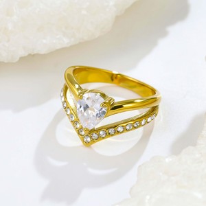 แหวนสแตนเลสสตีลประดับเซอร์โคเนียสองสีเคลือบทอง 18K สองชั้น ดีไซน์หรูหรา ทันสมัย เหมาะสำหรับใส่ทุกวัน - Product Image 2