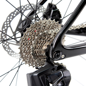 Bicicletta da Strada in Carbonio R15 700C con Cambio Wireless a 24 Velocità, Perno Passante e Freno a Disco Idraulico - Product Image 5