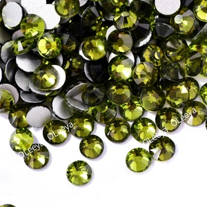 OLeeya 2028 Strass en verre cristal AB à coupe similaire, non thermocollants, à dos plat, pour nail art et vêtements - Product Image 4
