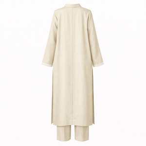 Ensemble deux pièces élégant pour <span class=keywords><strong>femme</strong></span> en <span class=keywords><strong>lin</strong></span> et coton <span class=keywords><strong>beige</strong></span>, avec col en V fendu, bordure en dentelle blanche et fente latérale, idéal pour le quotidien - Product Image 5