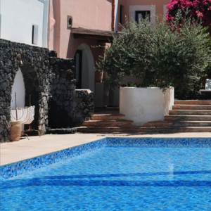 Mosaïque <span class=keywords><strong>de</strong></span> piscine en verre premium 12x12'' bleu cristal givré pour la ligne <span class=keywords><strong>de</strong></span> délimitation <span class=keywords><strong>de</strong></span> la piscine - Product Image 1
