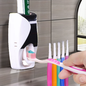 Set Portaspazzolini da Parete in Plastica con Portadentifricio dal Design Pratico per il Bagno - Product Image 2