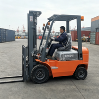 Chariot élévateur diesel compact mini 1,5 tonne pour l'industrie légère, machine de stockage de palettes en intérieur