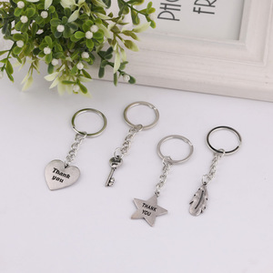 Colgante de llavero de corazón de plata antigua, de aleación de zinc con grabado, accesorios DIY para bolsos y auriculares - Product Image 4