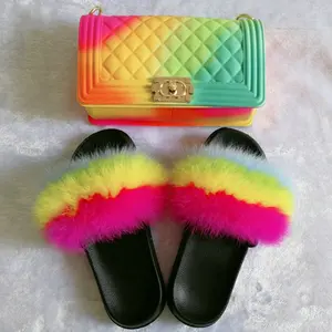 Conjunto de chinelos de pelo com design de verão, sandálias com cores matte e coloridas
