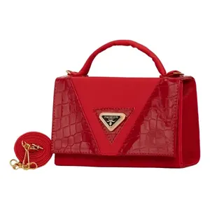 Fana Bolso Bandolera de PU Rojo Lourdes de Gran Capacidad, Bolso de Moda Minimalista Bohemio para Dama con Perlas, Portátil y Elegante - Product Image 1