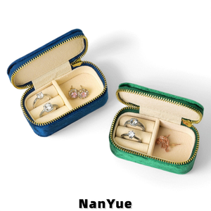Neue Mini Luxus Reißverschluss-Schmuckbox mit Eigenem Logo Tragbare Schmuckaufbewahrungsbox Schmuck-Geschenkbox für Halsketten Ringe Ohrringe - Product Image 1