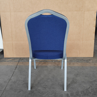 Chaise de banquet en gros avec structure en fer, stable, empilable, design moderne, pour usage intérieur/extérieur, commercial, hôtelier et scolaire