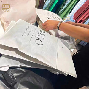 Traje de baño Bolsa de embalaje textil para bikini Bolsa de sobre de impresión personalizada de tela no tejida suave con logotipo, bolso no tejido - Product Image 4