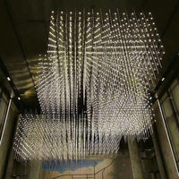 Lampadario a Cubo in Acciaio Inox, Illuminazione LED Creativa Personalizzabile, Oro, Telecomando, Altezza Regolabile, Garanzia di 2 Anni