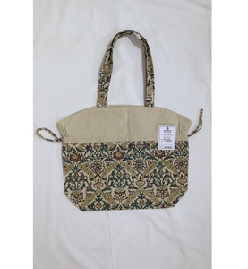 กระเป๋าพิมพ์ลายด้วยมือ ออกแบบมาเพื่อการใช้งานในชีวิตประจำวัน พร้อมลวดลายศิลปะ ภายในกว้างขวาง และสไตล์งานฝีมือที่น่าเชื่อถือ - Product Image 3