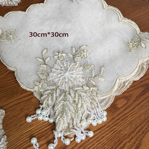 Mantel de Organza con Encaje Floral y Cuentas Cosidas a Mano, Juego de 16 Piezas, Caminos de Mesa Modernos Hechos a Mano y Personalizables para Bodas y Fiestas - Product Image 2