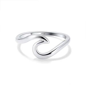 แหวนรูปคลื่นรูปตัว S แหวนหยักทำจากเงินสเตอร์ลิง925เนื้อดีดีไซน์เรียบง่ายแฟชั่น - Product Image 1