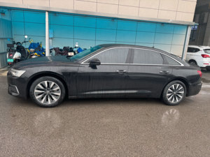 Voiture d'occasion Audi A6L <span class=keywords><strong>45</strong></span> <span class=keywords><strong>TFSI</strong></span> <span class=keywords><strong>Quattro</strong></span> Premium Luxury Sedan 2021 - Product Image 3