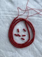 Prix usine 2*4mm perles de corail rouge en forme de tube pour la conception de bijoux