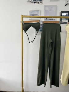 Completi Sportivi da Donna di Alta Qualità con Logo Personalizzato, Top con Collo all'Americana, Pantaloncini, Leggings e Pantaloni a Zampa per <span class=keywords><strong>Fitness</strong></span> e Yoga - Product Image 6