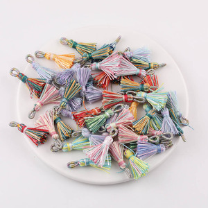 Colgante de Borla de Algodón para Joyería DIY, Colores Aleatorios, Llavero Hecho a Mano, Adorno para Bolsos, Primavera 2025, Origen Yiwu - Product Image 5