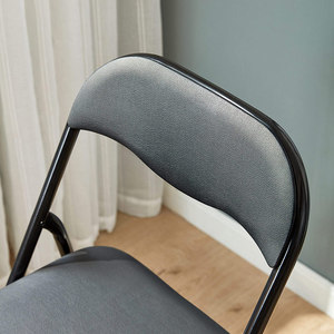 Chaise de bureau pliable, structure métallique, pieds en acier, design minimaliste pour usage domestique ou professionnel - Product Image 4