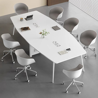 Ensemble de table et de chaises de conférence en bois moderne pour usage hôtelier, design et couleur personnalisables