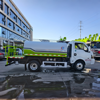 Camion-citerne à eau Dongfeng 4x2 4500L, mini-citerne pour le nettoyage des routes et la lutte contre la poussière