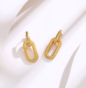Boucles <span class=keywords><strong>d</strong></span>'oreilles pendantes exagérées en chaîne Boucles <span class=keywords><strong>d</strong></span>'oreilles géométriques en acier inoxydable plaqué or 18 carats - Product Image 4