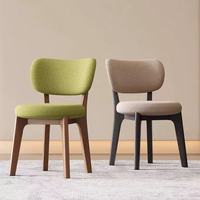 Chaise de salle à manger robuste en bois massif, style nordique moderne, design italien de luxe léger, pour petits hôtels et restaurants en Chine